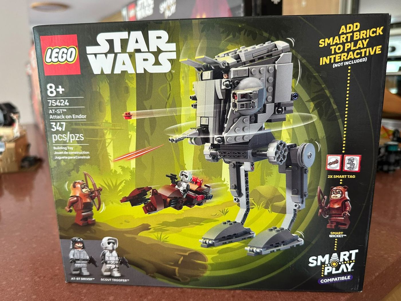 Caja del AT-ST de SMART Play con el aviso «add SMART Brick to play interactive», foto propia de 2026