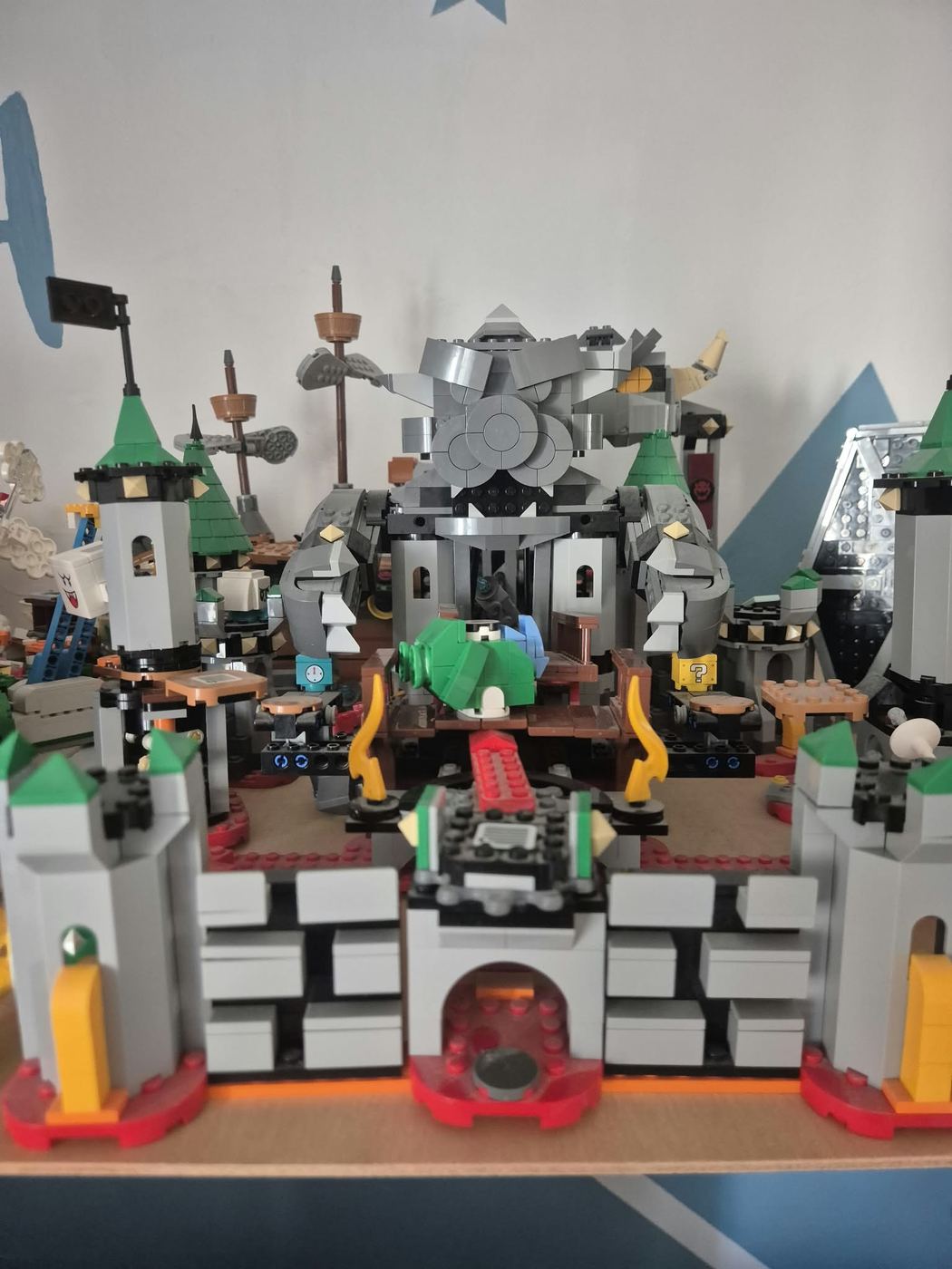 Sets de LEGO Super Mario montados, foto propia de 2026